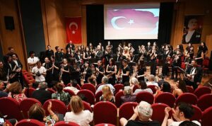 Onkoloji bölümündeki çocuklar için iyilik konseri