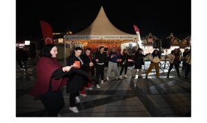 Yeni Yıl Festivali Akşam Saatlerine Renk Kattı