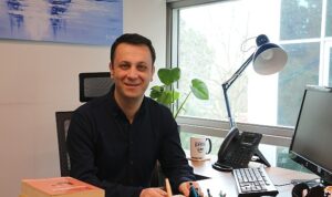 “Günde en az üç kez sarılın!”