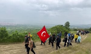 İnegöl’de Doğa Severler 19 Mayıs Ve Gençlik Haftası İçin Yürüdü