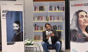 “Sanatçılar Sennur Sezer Okuyor” etkinliğinin konuğu Arif Pişkin oldu