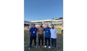 Kağıtspor, Bükreş’te minderi salladı