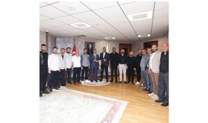 Şampiyon Gölcükspor kupasıyla Başkan Büyükakın’a geldi