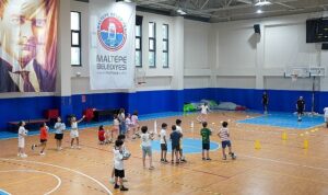 Yaz Okulu’nda futsal ve masa tenisi dersleri başladı