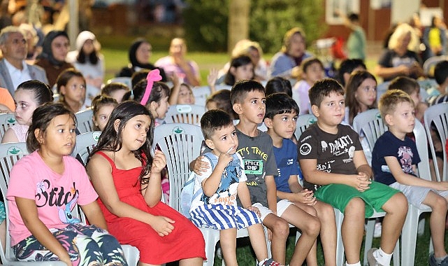 Soğukkuyu Parkı’nda Çocukların Sinema Keyfi